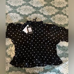 Cropped polka dotted blouse in black and white in Sixe XXL